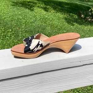 🥳HOST PICK Kate Spade NWOT NWOB Black Ivory Fabric Gold Ring Wooden Sandals 6.5